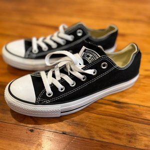 Converse Chuck Taylor All Stars - NEW with box